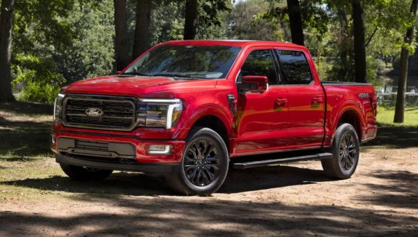 Гамата от пикапи на Ford винаги е на това първо място и 2024 година не прави изключение. Но едно наум - продажбите са намалели с 4 процента през първите три тримесечия. В тях не са включени електрическата версия на F-150 Lighting с регистрирани 22 807 единици.
